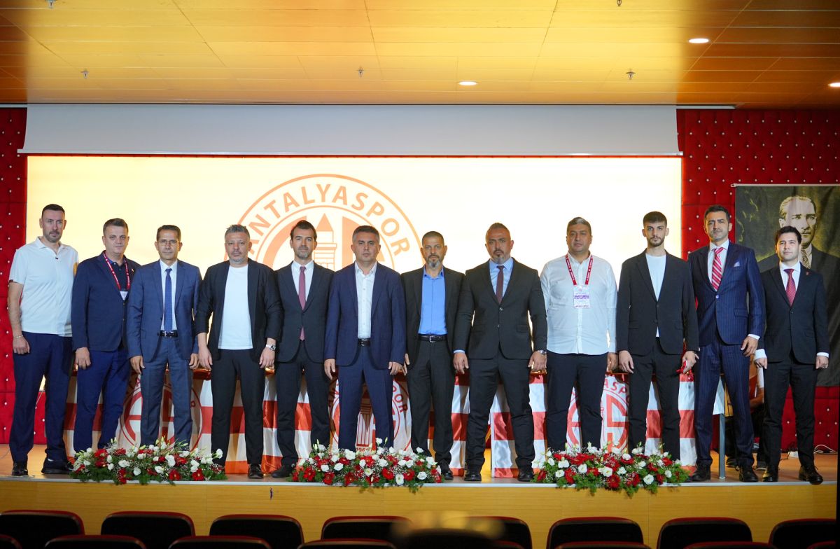 Antalyaspor'da Yeni Dönem: Görev Dağılımı Belli Oldu